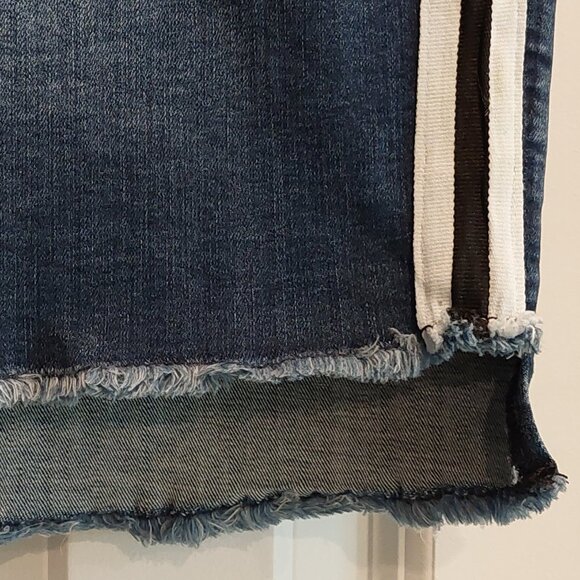 Suko Jeans Blue Denim Stripe Fringe Hem Skirt Women's Size 8 - Picture 6 of 15